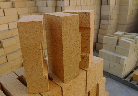 Refractory bricks for industrial use